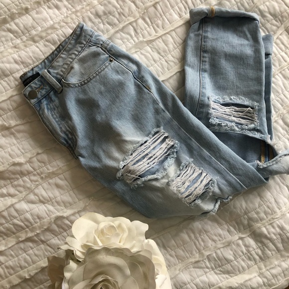 F21 Distressed Blue Jeans - Picture 11 of 12